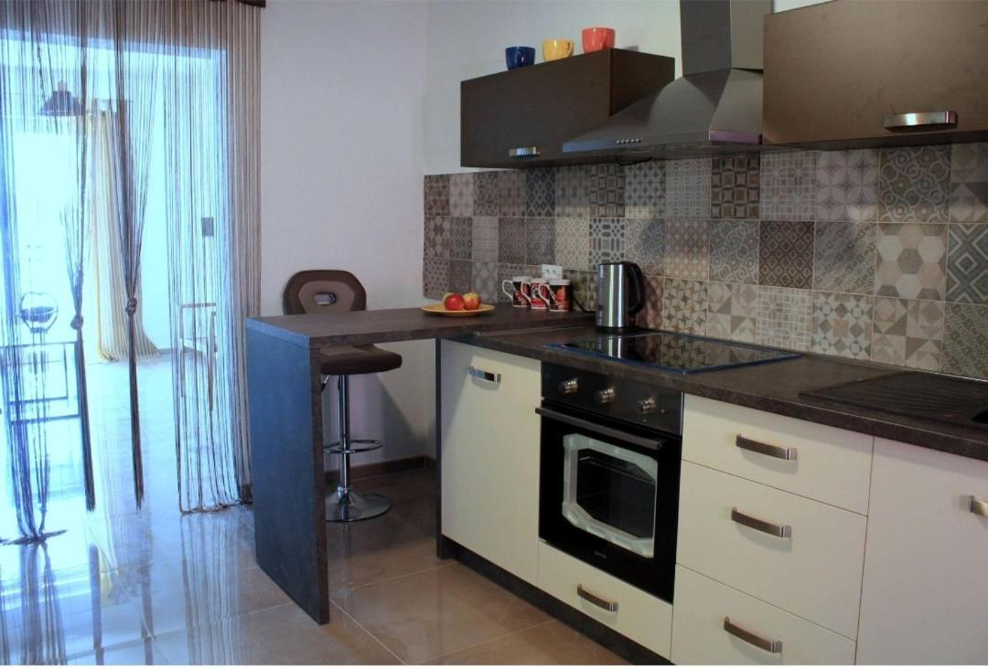 Appartement Odessa Mama à Bijela Extérieur photo